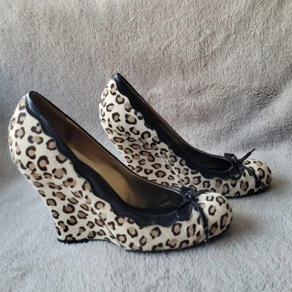 𝅺Betsey Johnson Lien leopard print wedges size 8 - Picture 5 of 10